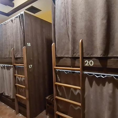Hostel Jan In The Very Center 耶烈万 外观 照片