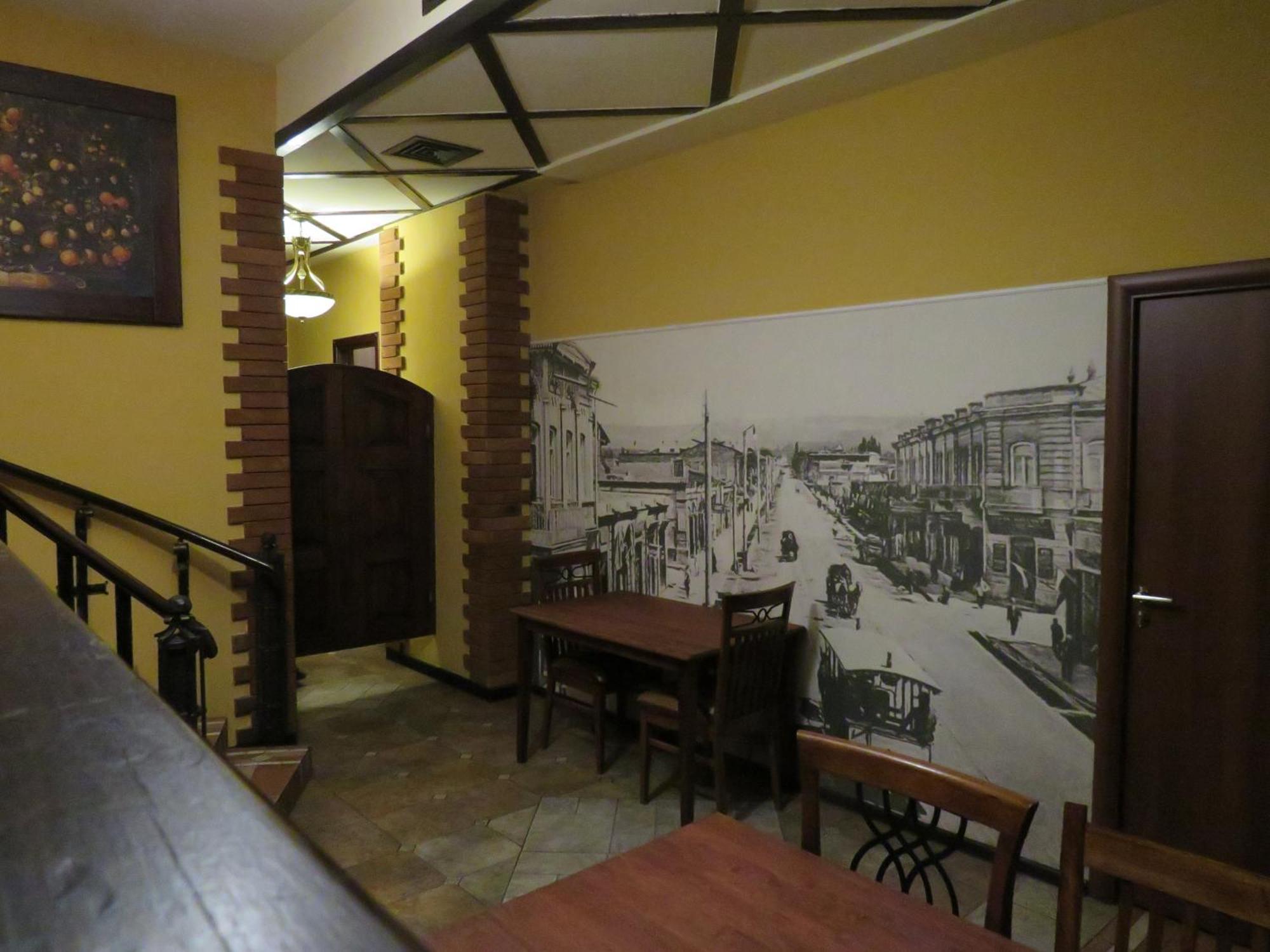 Hostel Jan In The Very Center 耶烈万 外观 照片