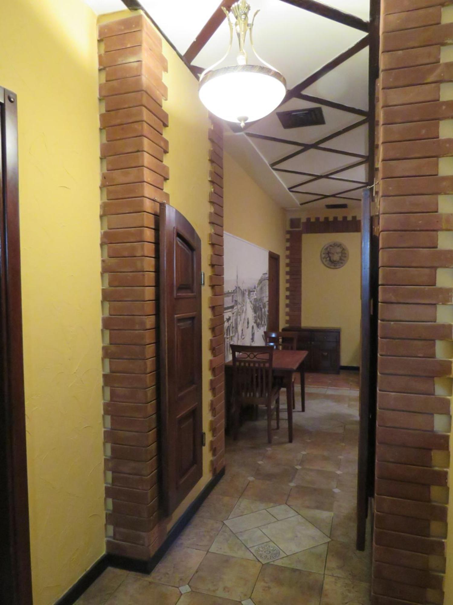 Hostel Jan In The Very Center 耶烈万 外观 照片